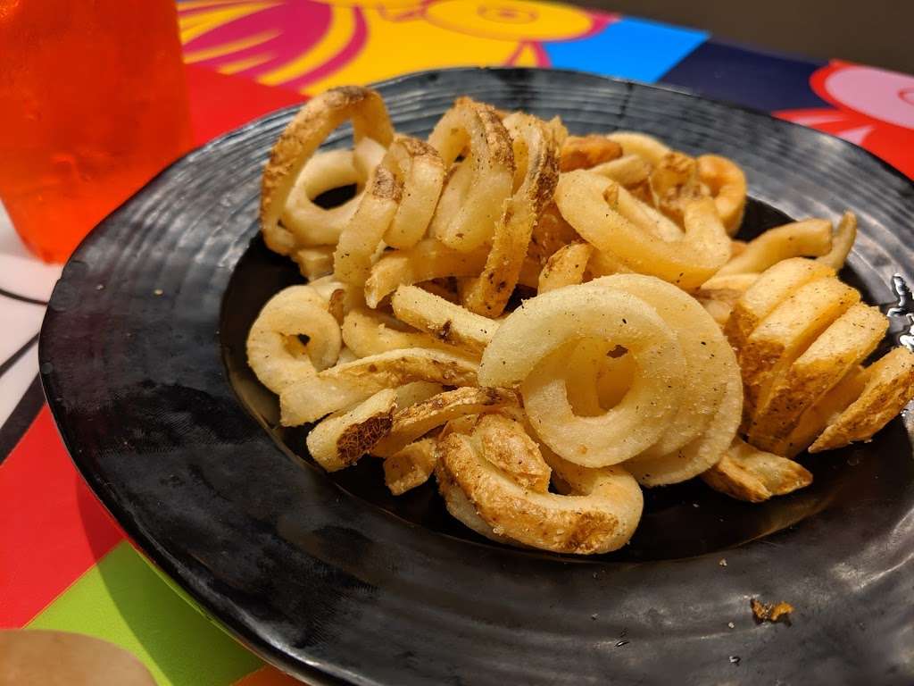 Hooters | 1820 Market Pl Blvd, Irving, TX 75063, USA | Phone: (214) 496-0348