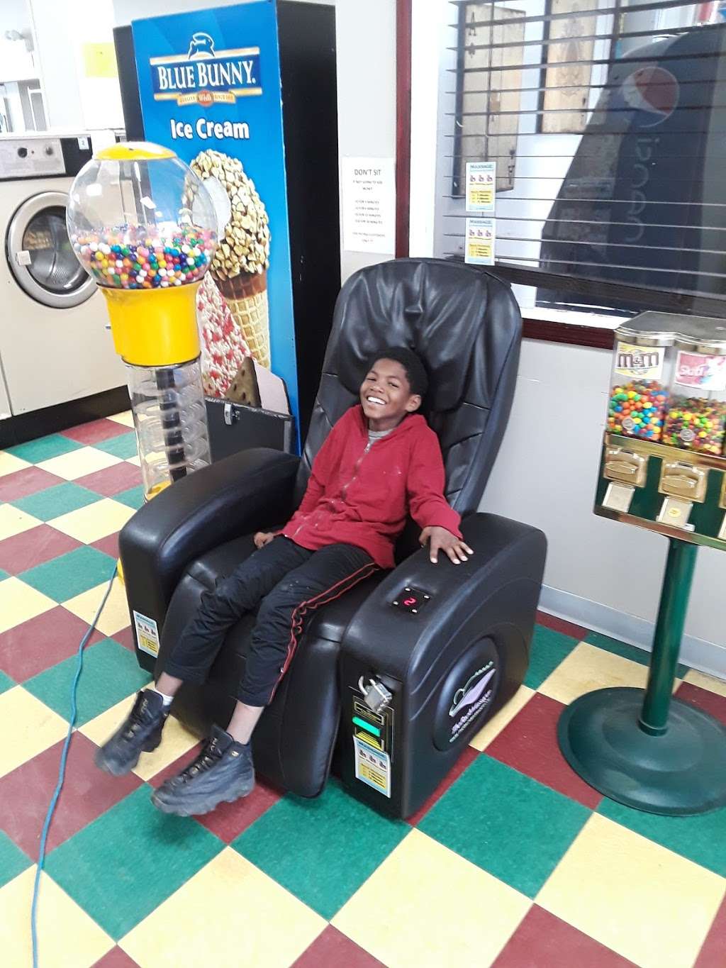 Justice Laundromat LLC | 8523 S 88th Ave, Justice, IL 60458 | Phone: (708) 929-4151