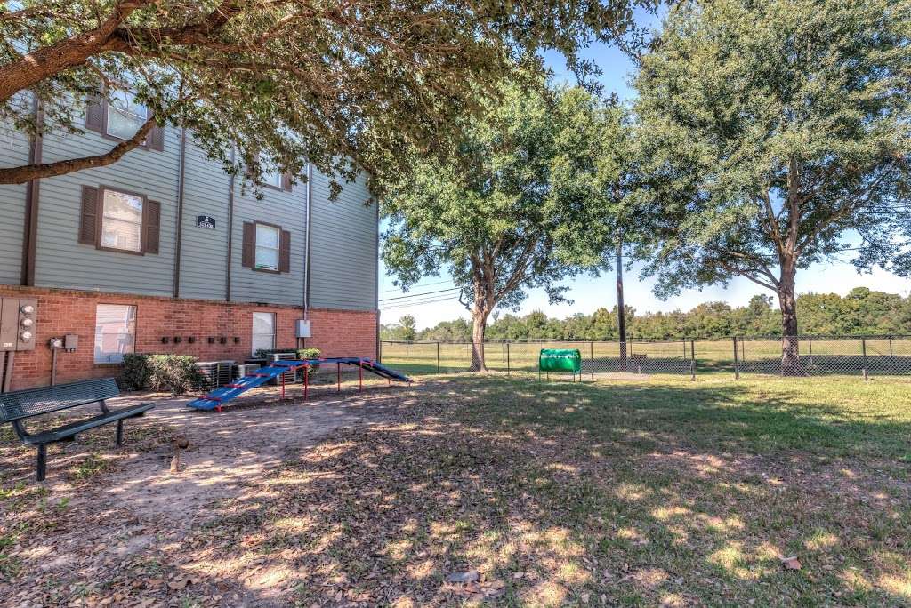 Sutter Ranch Apartments | 10445 Greens Crossing Blvd, Houston, TX 77038 | Phone: (281) 547-6220