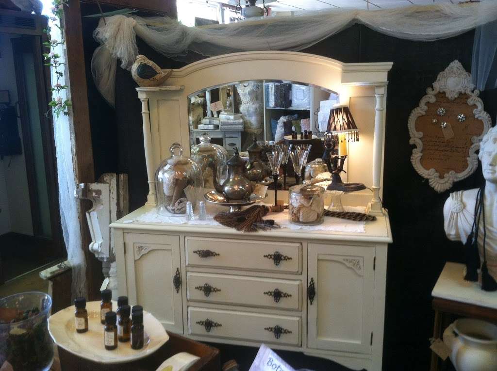 KT Antiques | 5614 2nd St, Katy, TX 77493 | Phone: (281) 391-2299