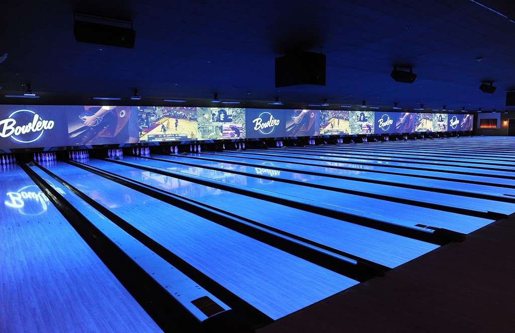 Bowlero Mar Vista | 12125 Venice Blvd, Los Angeles, CA 90066, USA | Phone: (310) 391-5288