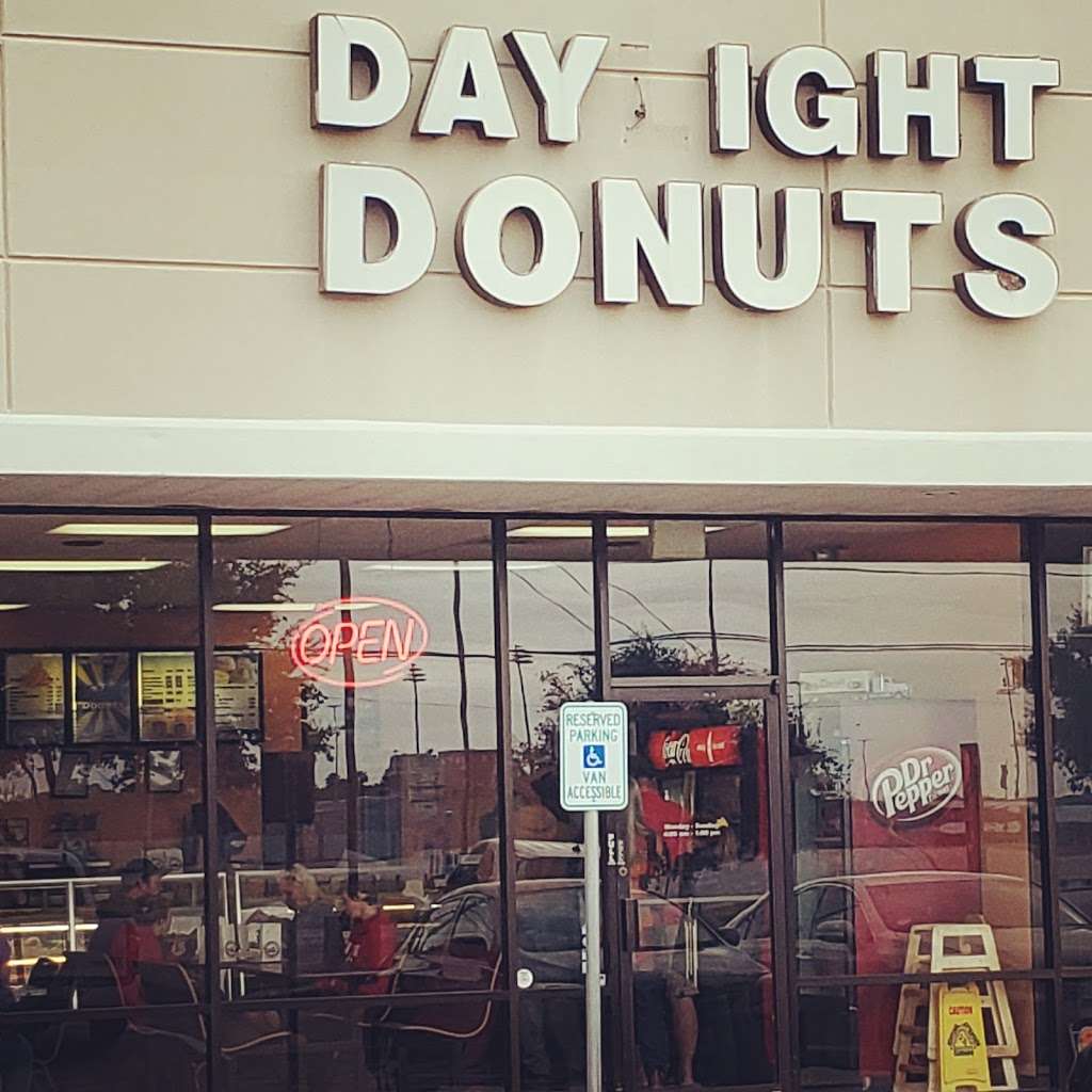 Daylight Donuts | 5160 Franz Rd # E, Katy, TX 77493, USA | Phone: (281) 391-5737