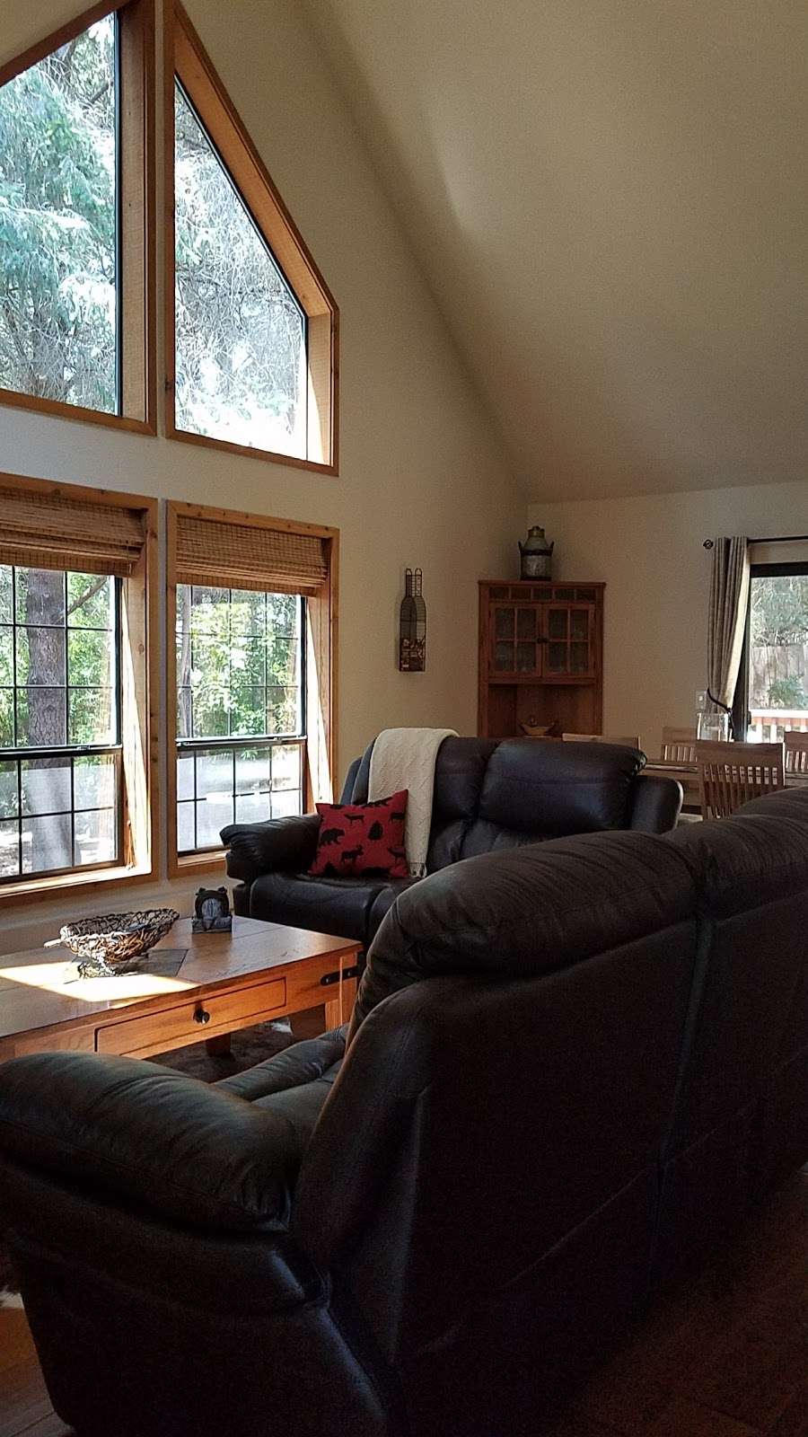 WineBerry Lodge | 3025 Gravenstein Hwy N, Sebastopol, CA 95472, USA | Phone: (707) 529-2000