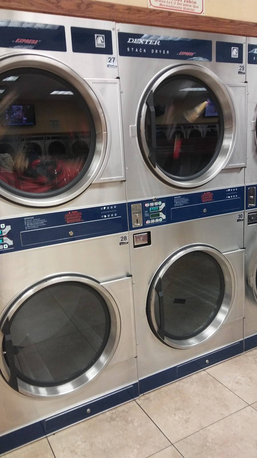 Wash and Dry Lavanderia - laundry  | Photo 8 of 10 | Address: 1455 W Buckingham Rd, Richardson, TX 75081, USA | Phone: (972) 231-7877