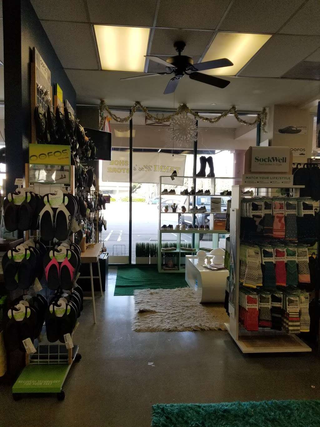 Tenni-Mocs Shoe Store | 6536 E Spring St, Long Beach, CA 90815, USA | Phone: (562) 429-7777