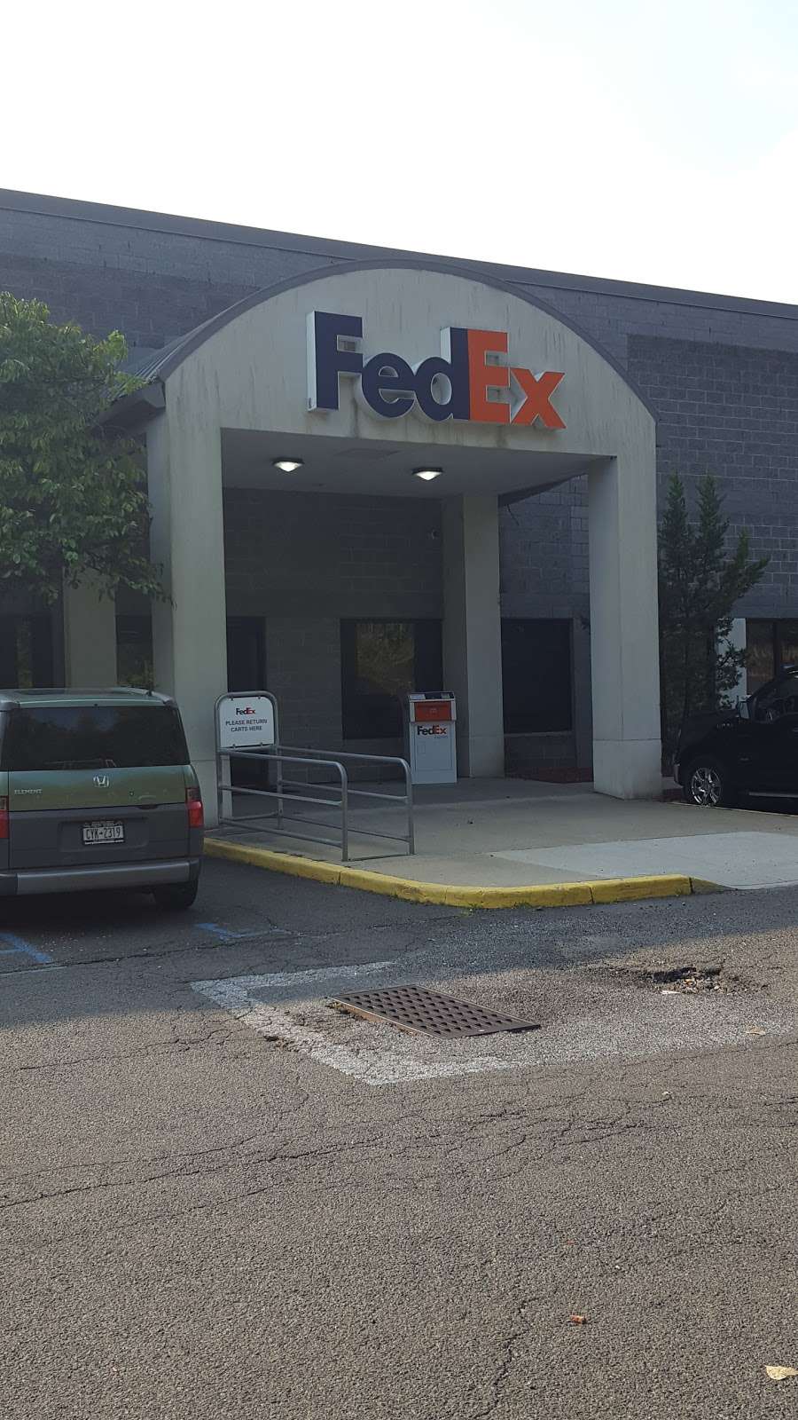 FedEx Ship Center | 404 Fieldcrest Dr, Elmsford, NY 10523 | Phone: (800) 463-3339