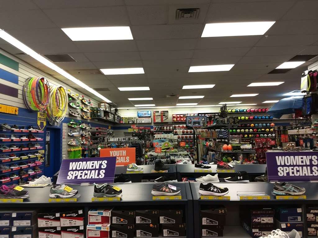 Big 5 Sporting Goods | 33385 CA-79, Temecula, CA 92592, USA | Phone: (951) 302-9428