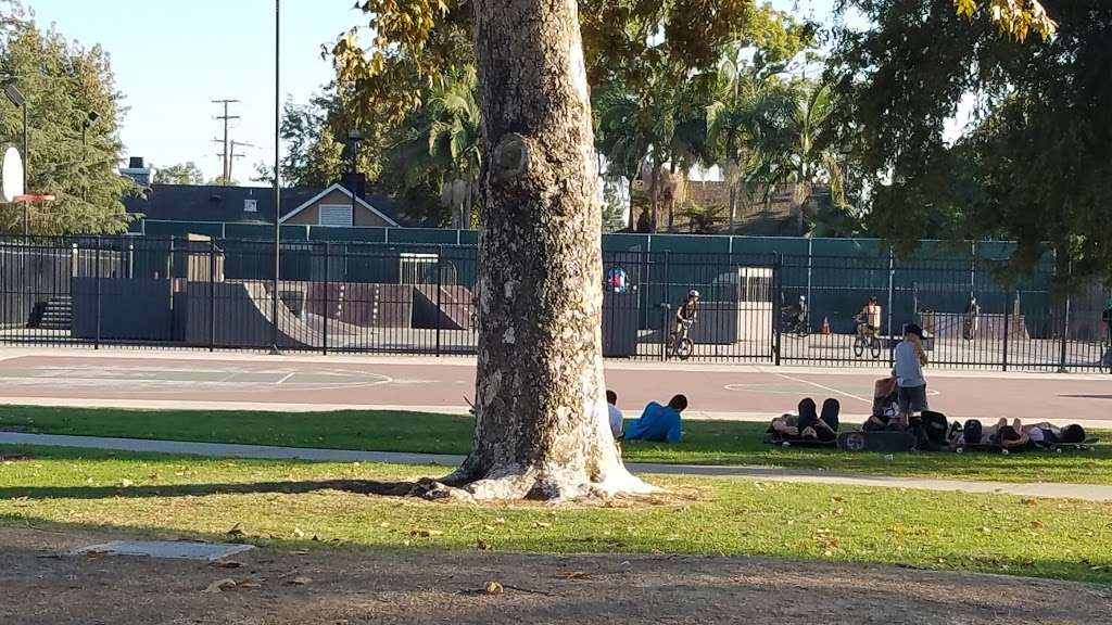 Norwalk Park | 13000 Clarkdale Ave, Norwalk, CA 90650, USA | Phone: (562) 929-5702