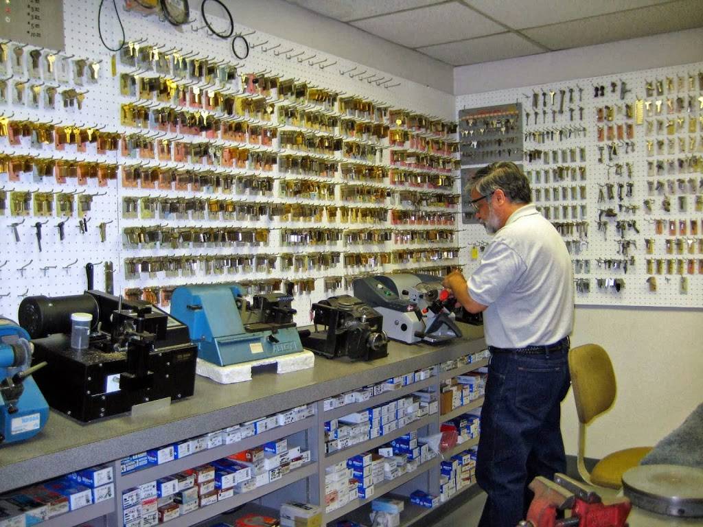 A-1 Locksmith & Security Center, Inc. | 1707 E Weber Dr #1, Tempe, AZ 85281, USA | Phone: (480) 966-1423