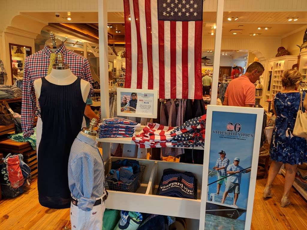 vineyard vines | 650 Market St, Lynnfield, MA 01940, USA | Phone: (781) 334-7004