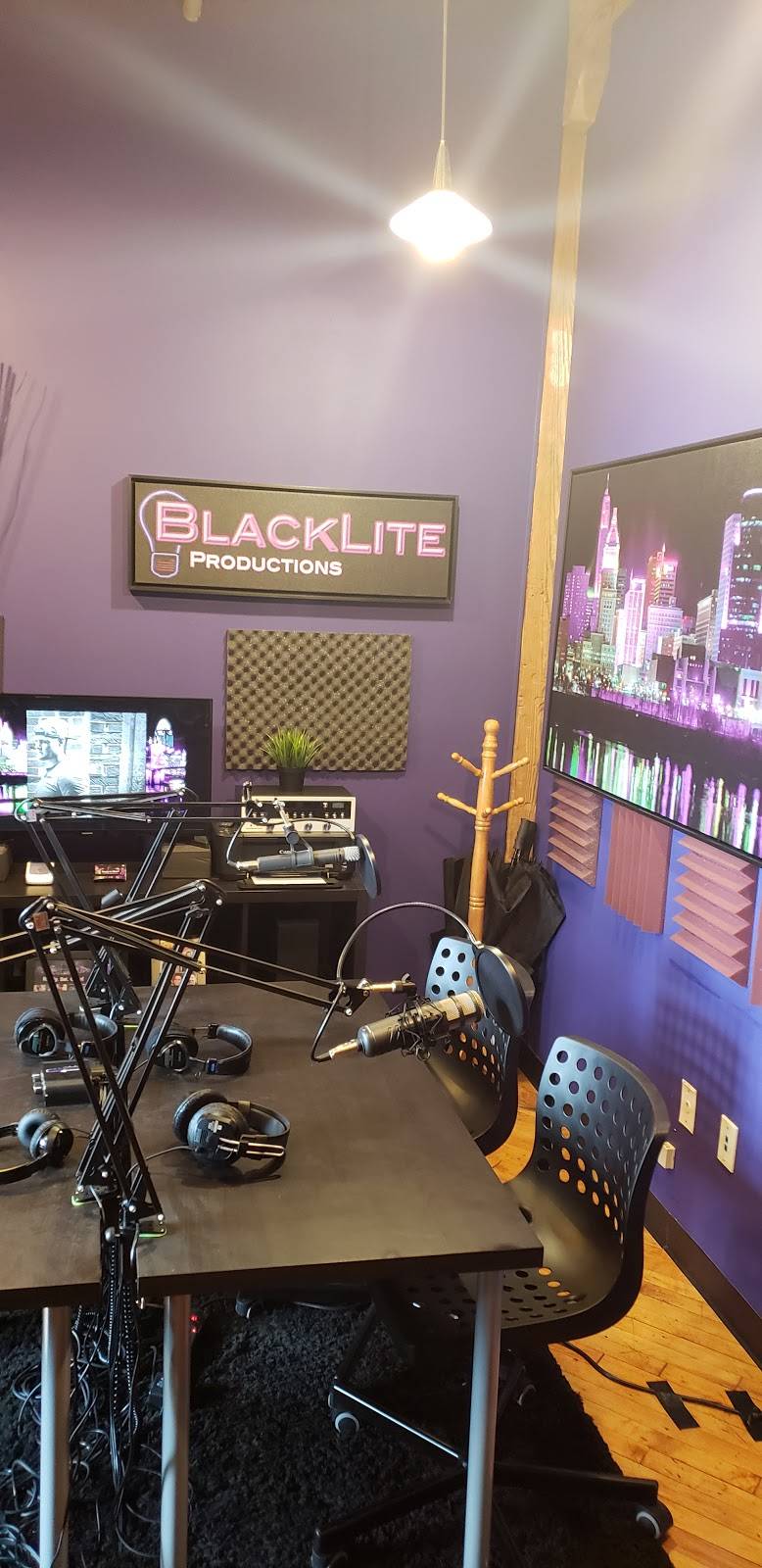 Blacklite Productions | Longworth Hall Fifth Floor, 700 W Pete Rose Way Suite 5B, Cincinnati, OH 45203, USA | Phone: (513) 515-4459