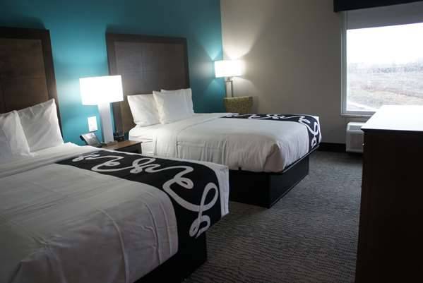 La Quinta Inn & Suites by Wyndham West Memphis | 1550 N 6th St, West Memphis, AR 72301, USA | Phone: (870) 551-4453