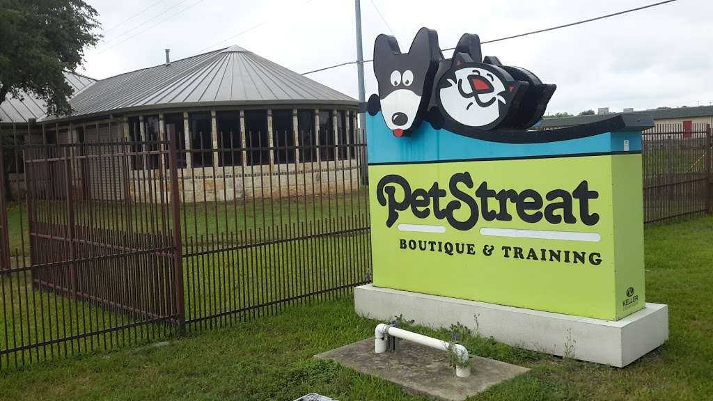PetStreat Boarding & Boutique | 1534 Kitty Hawk Rd, Universal City, TX 78148, USA | Phone: (210) 658-3574