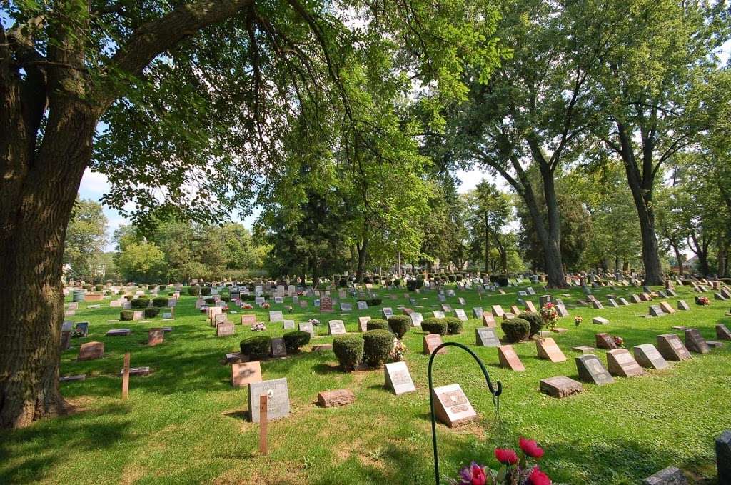 Hinsdale Animal Cemetery and Crematory | 6400 Bentley Ave, Willowbrook, IL 60527, USA | Phone: (630) 323-5120