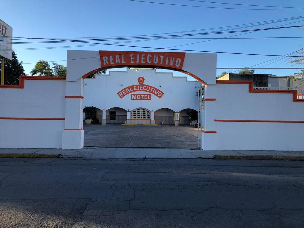 Hotel Real Ejecutivo | Calle Canales 2021, Sector Centro, 88000 Nuevo Laredo, Tamps., Mexico | Phone: 867 712 4425