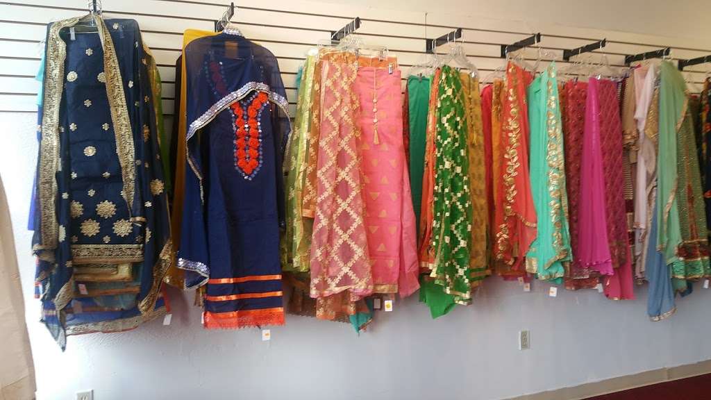 SAMAIRA INDIAN CLOTHING AND BRIDAL | 3650 Nazareth Pike unit 13, Bethlehem, PA 18020 | Phone: (610) 419-4331