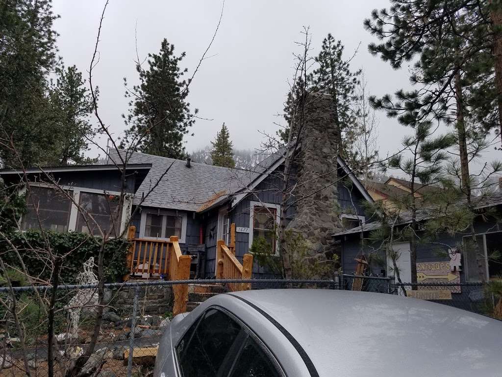 Reindeer Cottage | 1677 Thrush Rd, Wrightwood, CA 92397, USA | Phone: (626) 629-6032