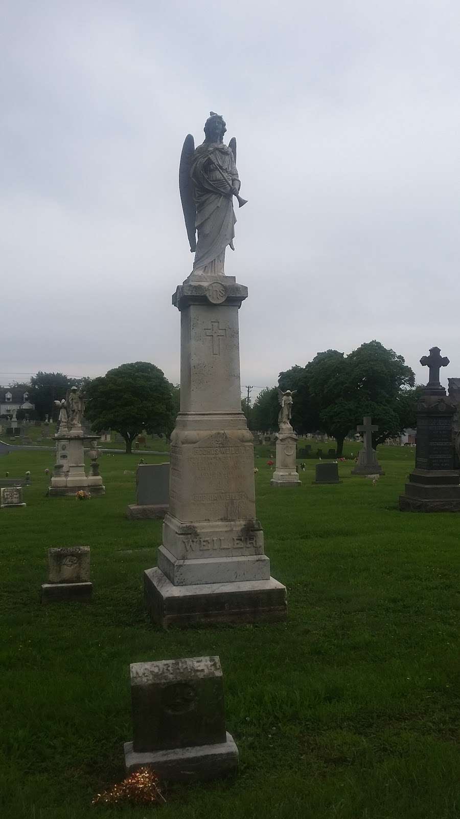 Holy Cross Cemetery | 6020 Ritchie Hwy, Baltimore, MD 21225 | Phone: (410) 789-5400