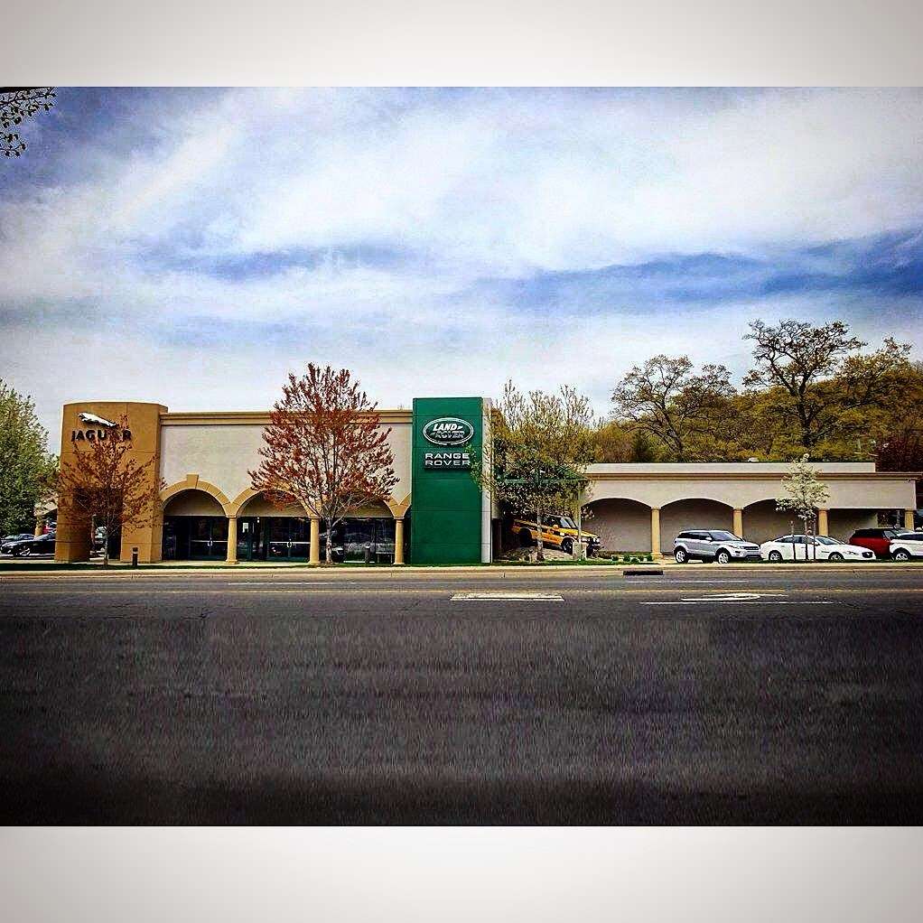 Land Rover Huntington | 1249 E Jericho Turnpike Suite B, Huntington, NY 11743, USA | Phone: (855) 867-7400