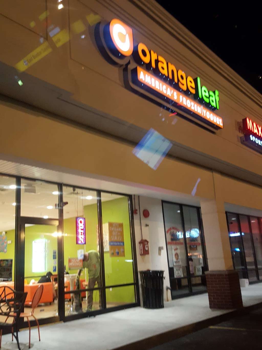 Orange Leaf Frozen Yogurt & Ice Cream | 124 Broadway, Saugus, MA 01906 | Phone: (781) 558-5644