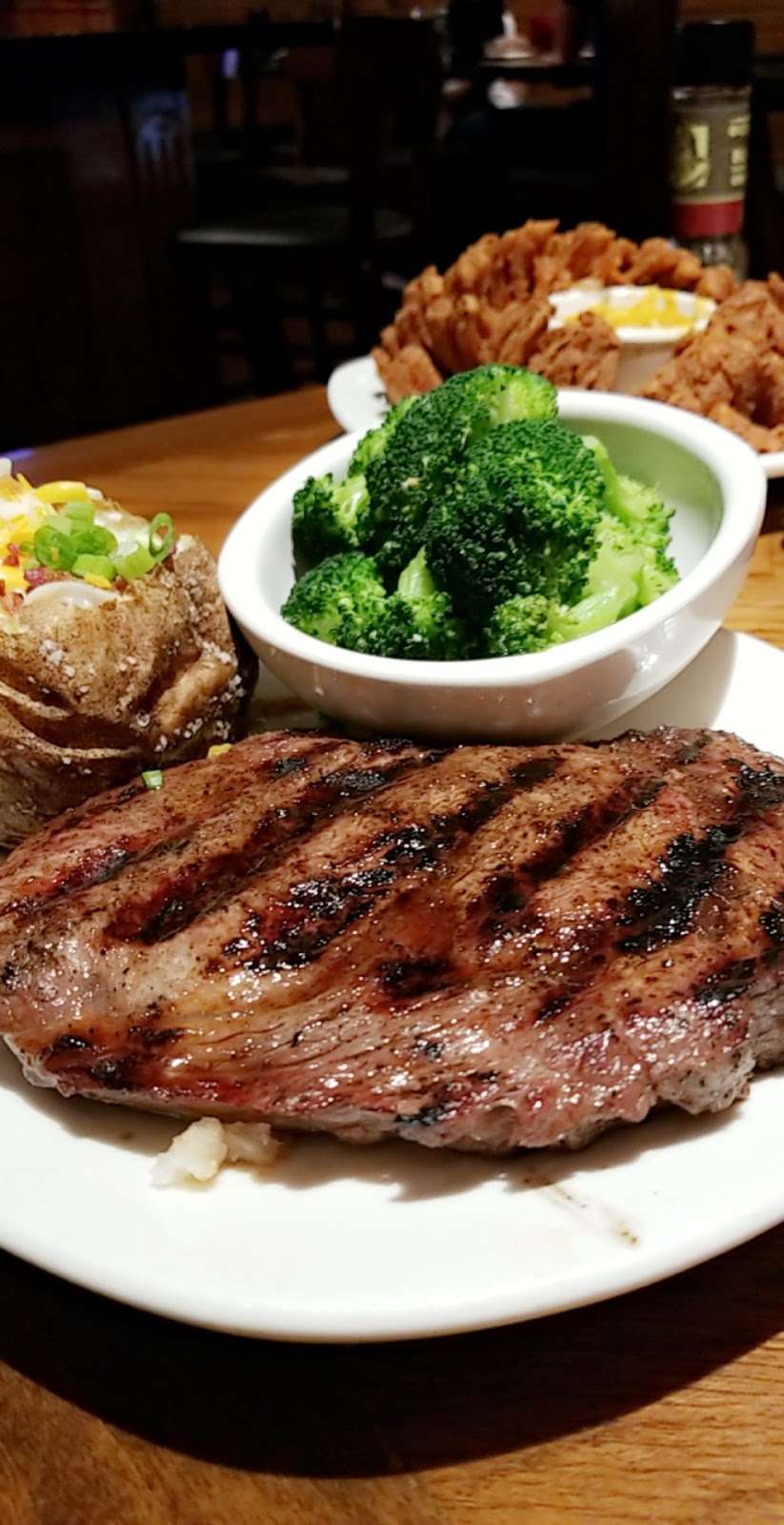 Outback Steakhouse | 18711 Devonshire St, Northridge, CA 91324 | Phone: (818) 366-2341