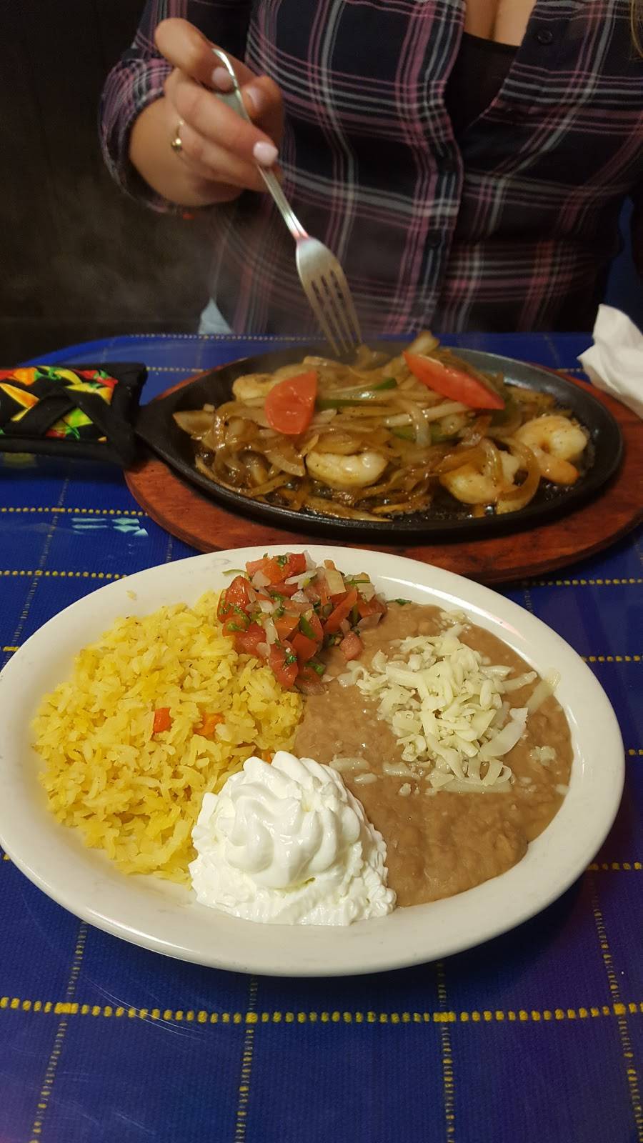 El Maguey | 9817 SW 40th St, Miami, FL 33165, USA | Phone: (305) 207-1100