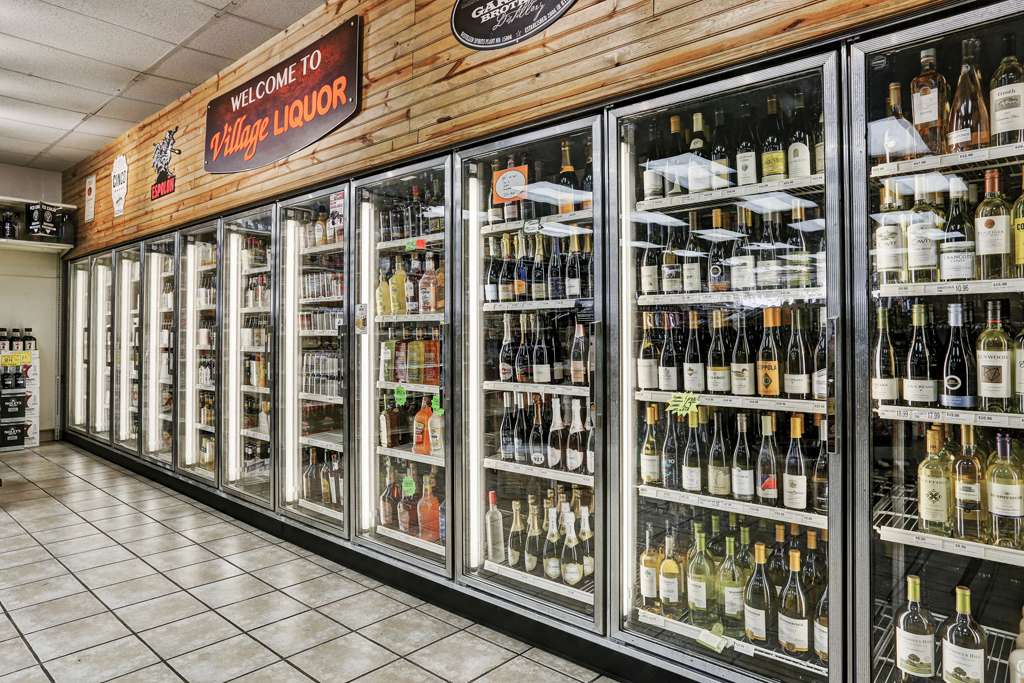 Village Liquor (Energy Corridor) | 1560 Eldridge Pkwy, Houston, TX 77077, USA | Phone: (281) 496-1104