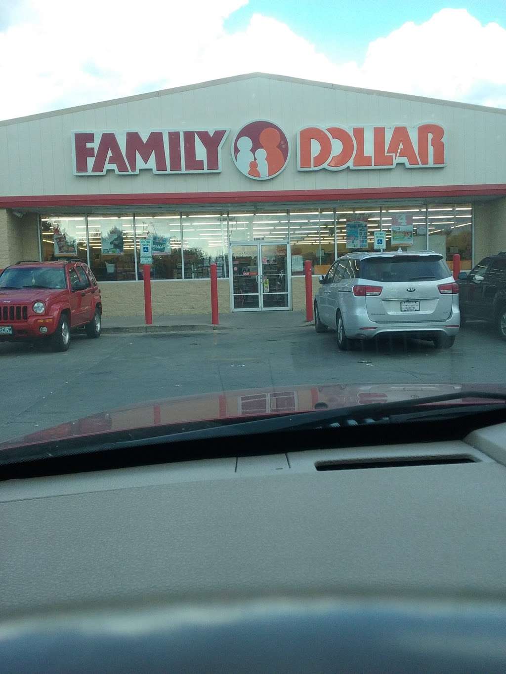 Family Dollar | 10445 Blue Ridge Blvd, Kansas City, MO 64134, USA | Phone: (816) 767-0149