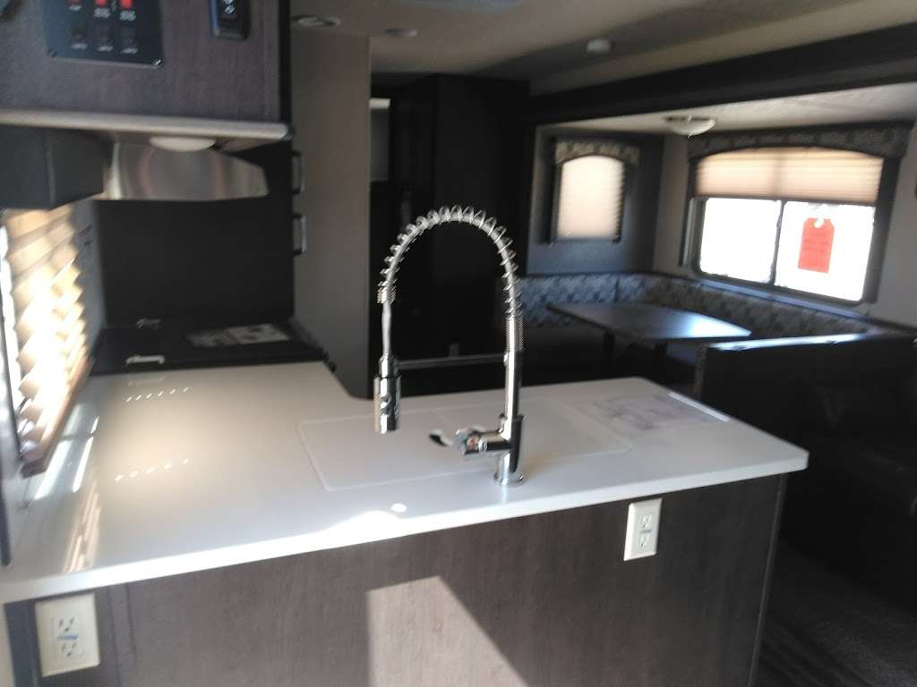 Range RV | 11626 Mariposa Rd, Hesperia, CA 92345, USA | Phone: (760) 949-4090