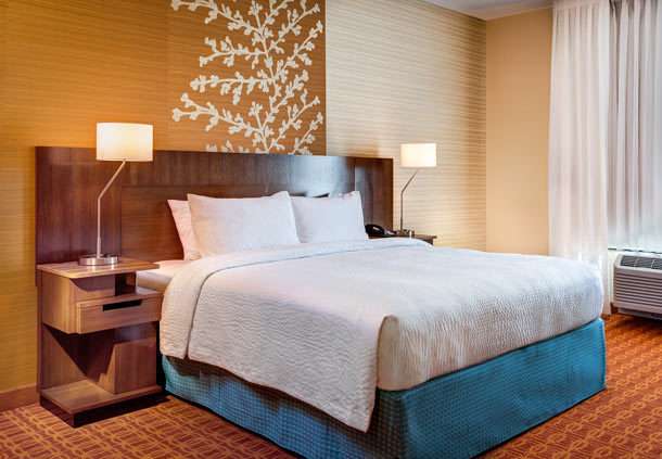 Fairfield Inn & Suites by Marriott Anderson | 2400 E 64th St, Anderson, IN 46013, USA | Phone: (765) 374-6300