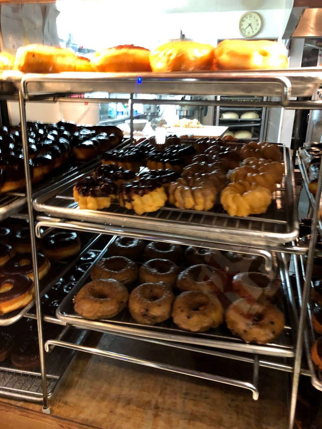 Dannys Donuts | 6028, 102 Eucalyptus Ave, Vista, CA 92084, USA | Phone: (760) 724-4637