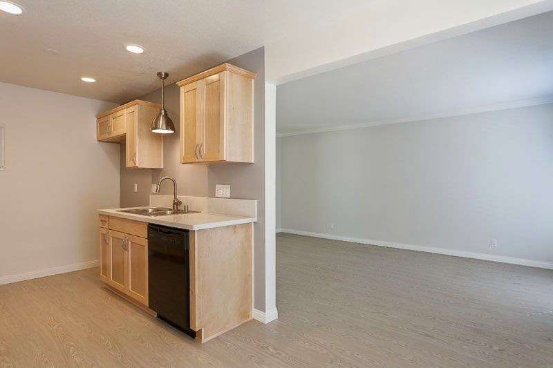 Avignon Apartment Homes | 1375 W Valencia Dr, Fullerton, CA 92833, USA | Phone: (714) 447-1068