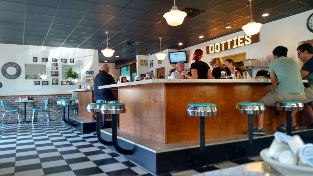 Dotties | 787 Main St S, Woodbury, CT 06798, USA | Phone: (203) 263-2516