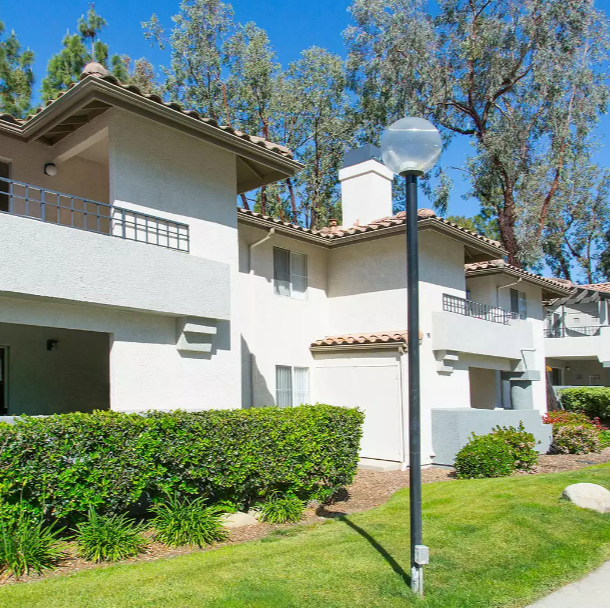 Oak Park Apartment Homes | 5325 Oak Park Ln, Oak Park, CA 91377, USA | Phone: (818) 707-7743