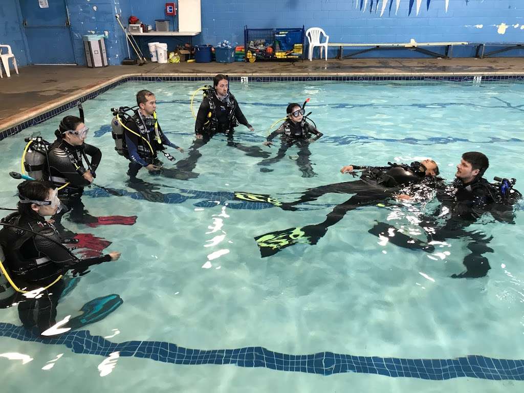 Divers West-PADI 5 Star IDC-Scuba Diving Training | 257 S Rosemead Blvd, Pasadena, CA 91107, USA | Phone: (626) 529-5220