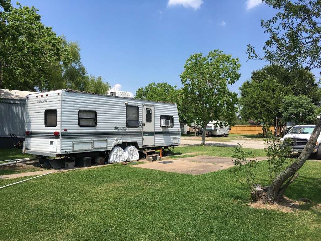 Camino Villa Mobile Home Park/RV Park | 3310 Space Center Blvd, Pasadena, TX 77505, USA | Phone: (281) 487-1759