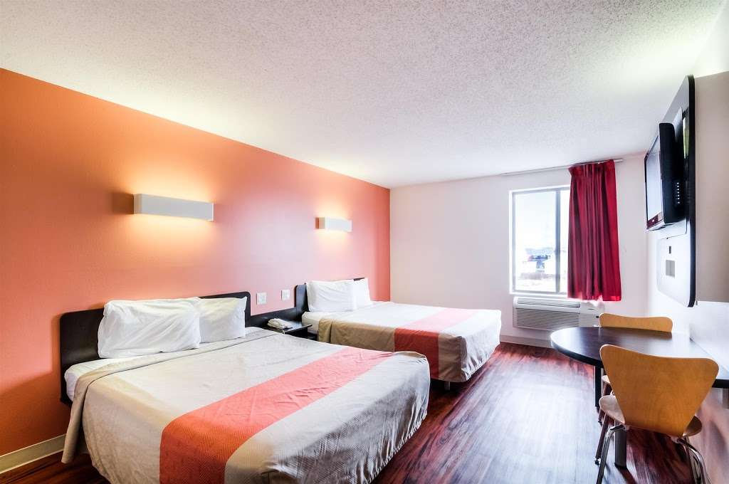 Motel 6 Chicago South-Lansing | 2151 Bernice Rd, Lansing, IL 60438 | Phone: (708) 418-8884