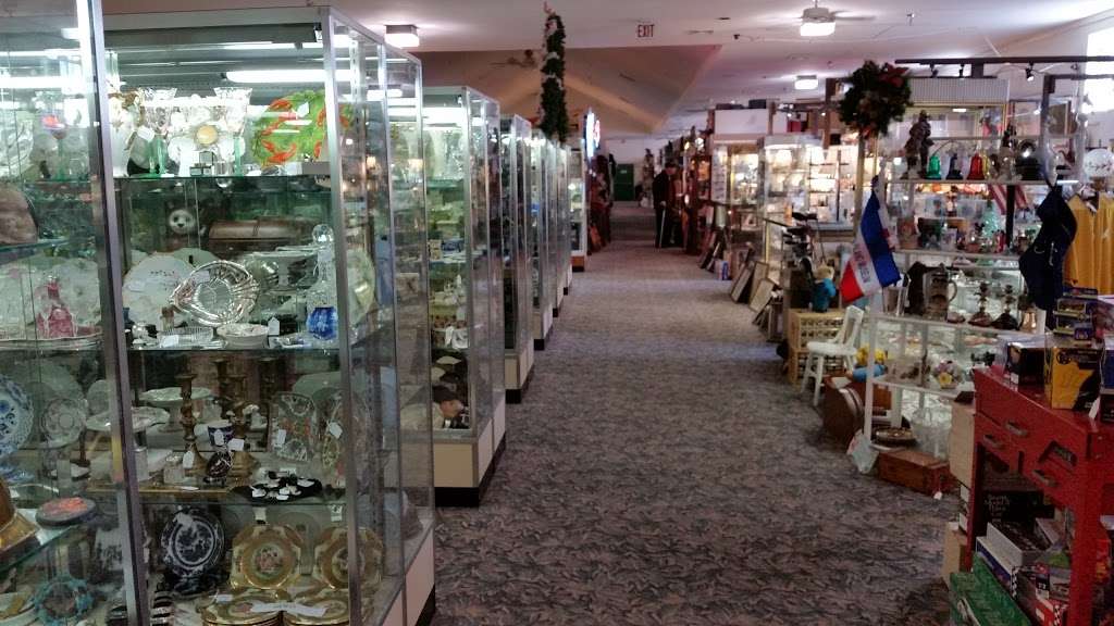 Days Of Olde Antique Center | 110 S New York Rd, Galloway, NJ 08205, USA | Phone: (609) 652-7011