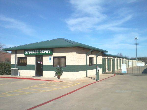 Storage Depot | 6650 N Riverside Dr, Fort Worth, TX 76137, USA | Phone: (817) 764-1310