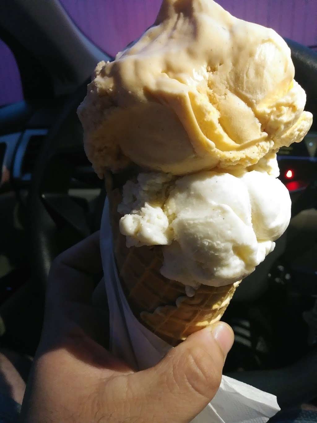 Tom & Jimmys | 337 Winthrop St, Taunton, MA 02780, USA | Phone: (508) 802-0513