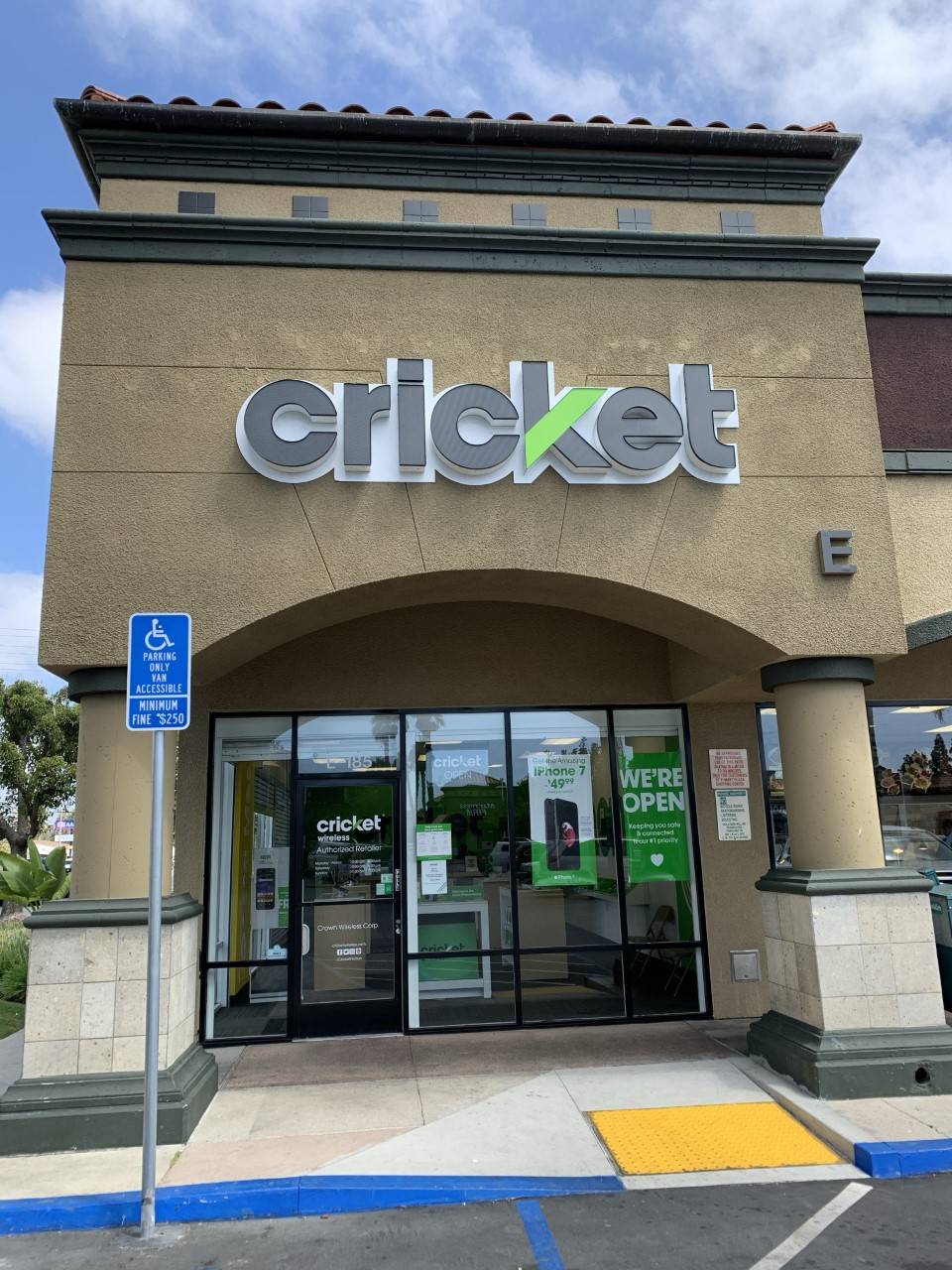 Cricket Wireless Authorized Retailer | 2200 Harbor Blvd Ste E185, Costa Mesa, CA 92627, USA | Phone: (949) 631-6065