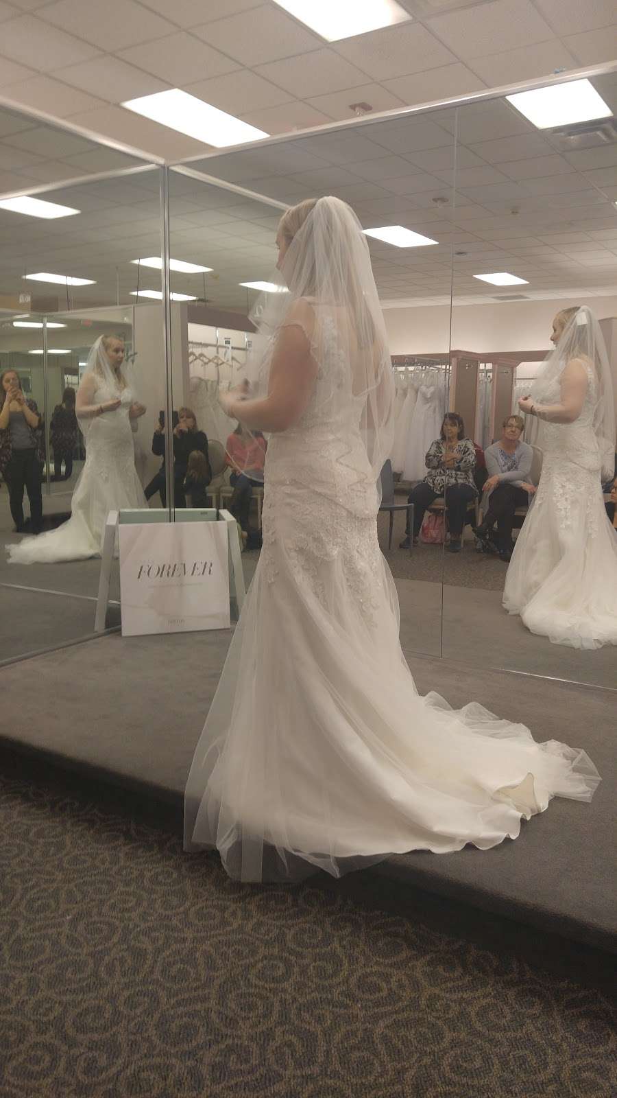 Davids Bridal | 539 Route 38 West, Maple Shade Township, NJ 08052, USA | Phone: (856) 727-5221