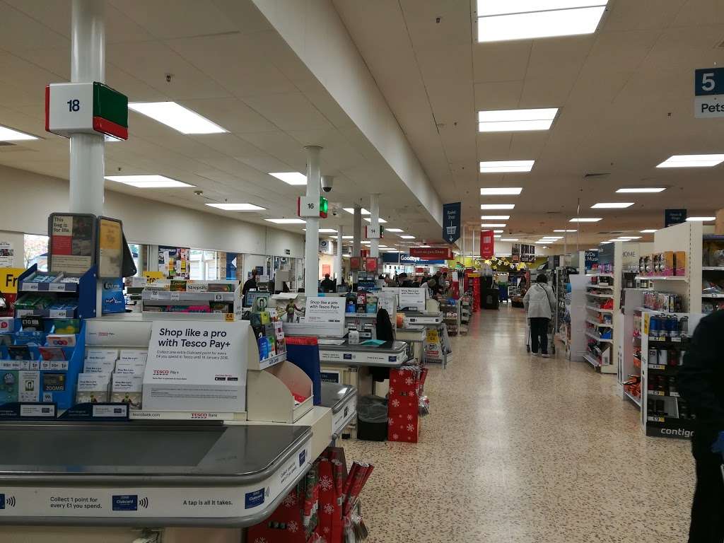 Tesco Superstore | Bishops Park Centre, Lancaster Way, Bishops Stortford CM23 4DD, UK | Phone: 0345 677 9056