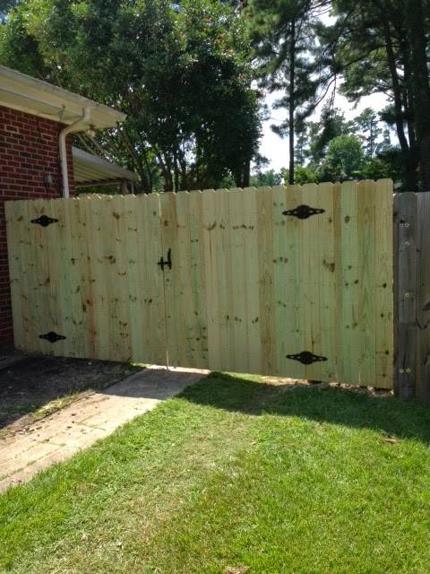 J & G Fence and Deck | 1109 Haverhill Ct, Chesapeake, VA 23322, USA | Phone: (757) 288-7889