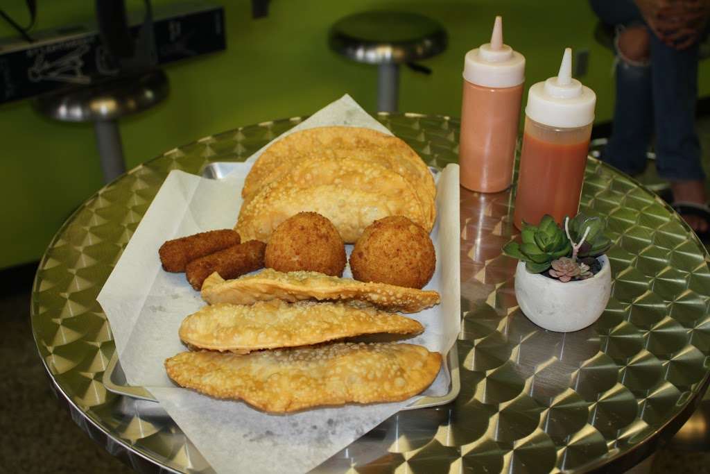 Cubanela Latin Bakery | 900 W Lancaster Rd, Orlando, FL 32809, USA | Phone: (407) 203-6979