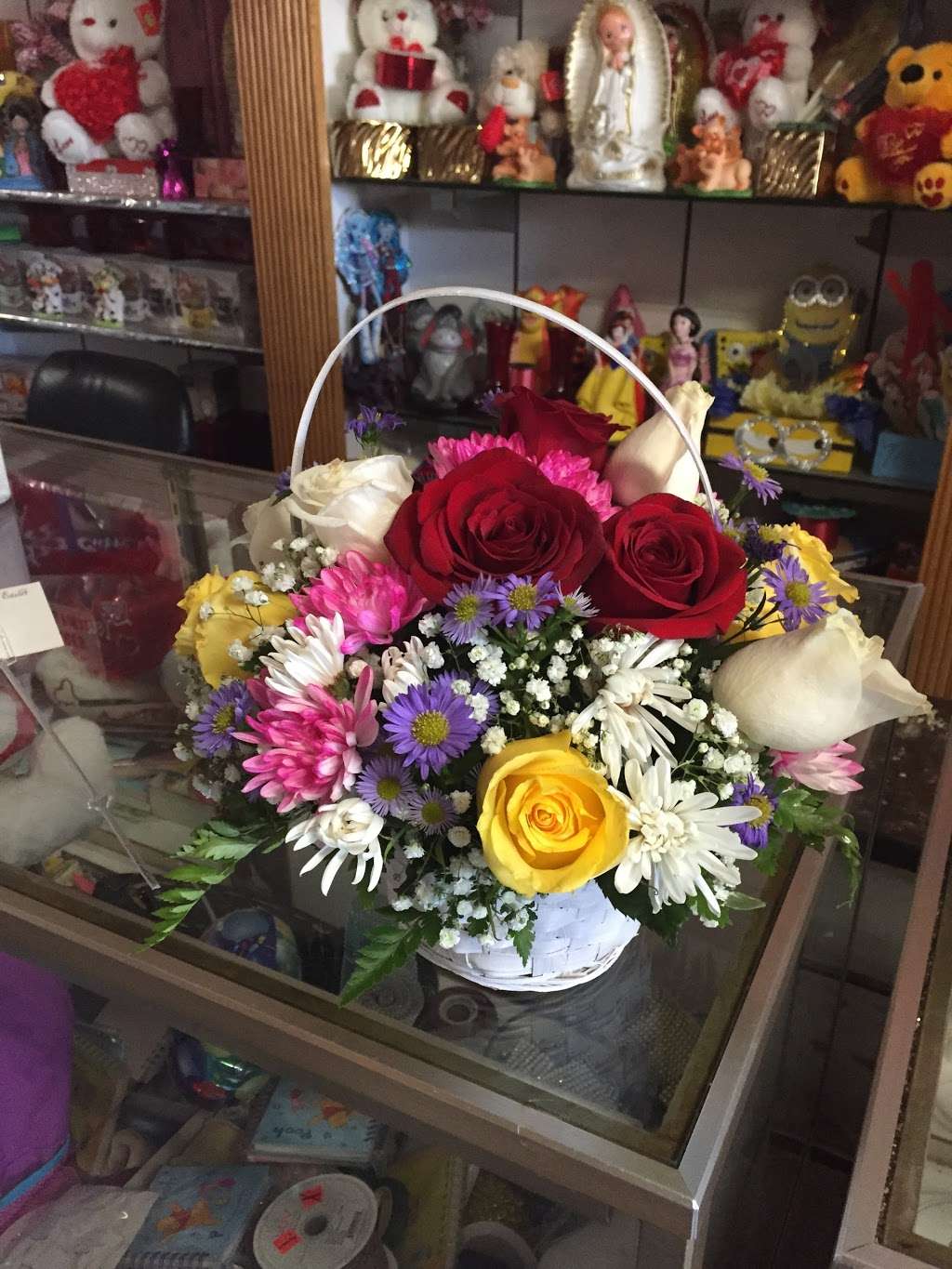 Melinas Flowers & Gift Shop | 3550 Gage Ave, Bell, CA 90201, USA | Phone: (323) 588-7157