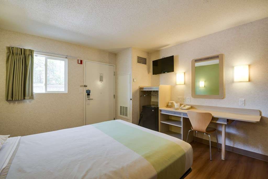 Motel 6 Statesville | 1137 Morland Dr, Statesville, NC 28677, USA | Phone: (704) 871-1115