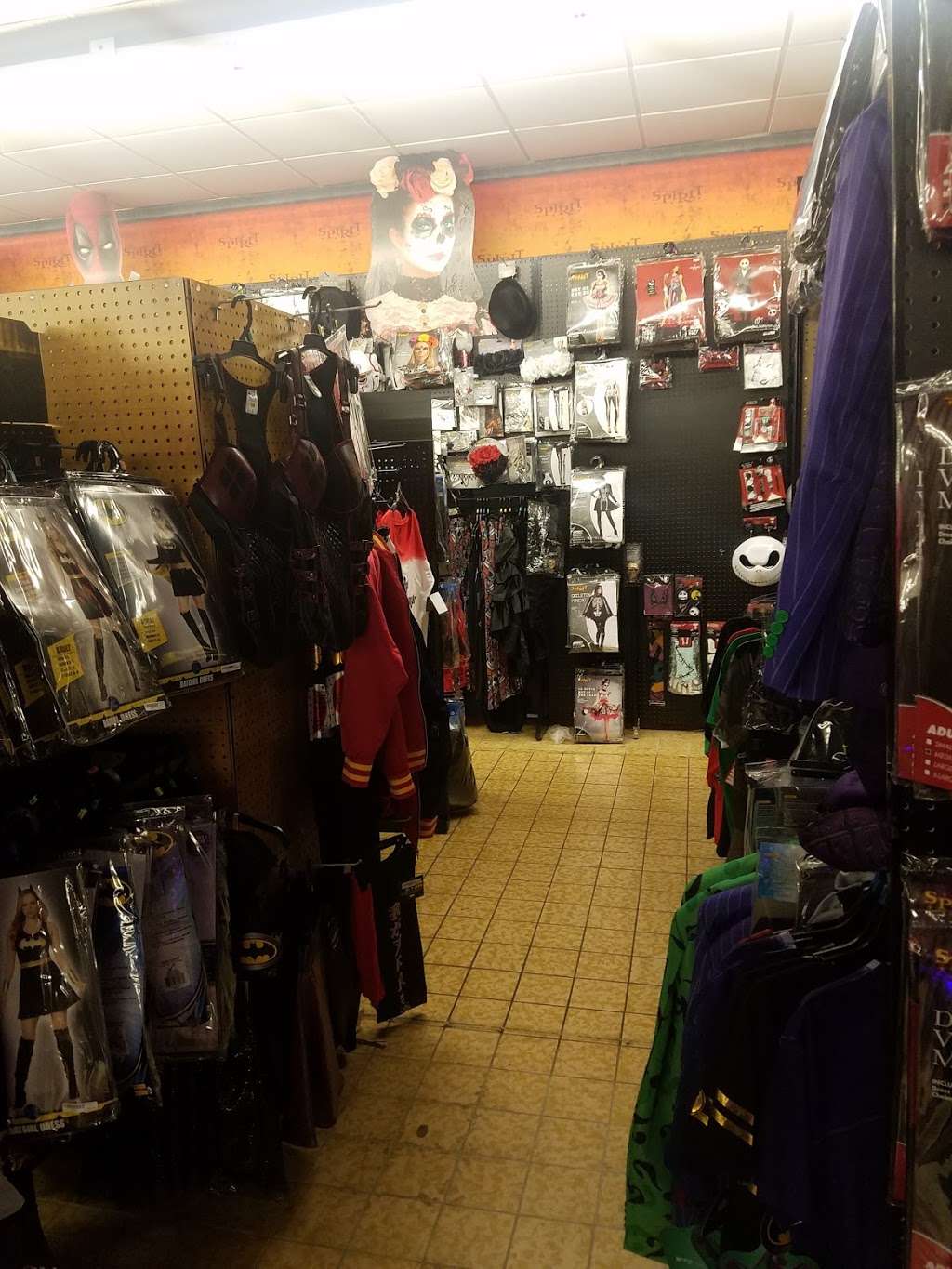 Spirit Halloween | 1670 Lincoln Way E, Chambersburg, PA 17202, USA | Phone: (866) 586-0155