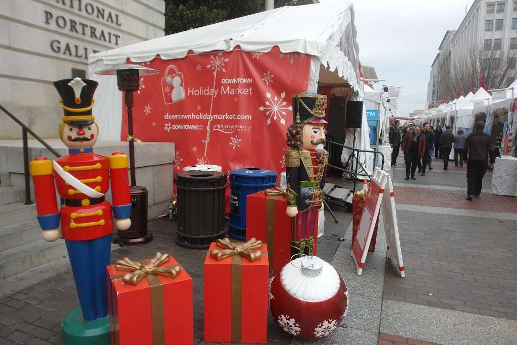 Downtown Holiday Market in Penn Quarter | &, F St NW & 8th St NW, Washington, DC 20004, USA | Phone: (202) 215-6993