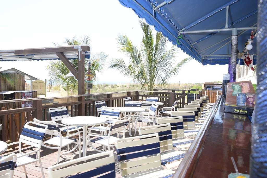 Lennys Beach Bar & Grill | 10100 Coastal Hwy, On The Beach, Ocean City, MD 21842, USA | Phone: (410) 524-7500